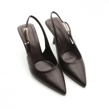 zapato tacón marrón chocolate​