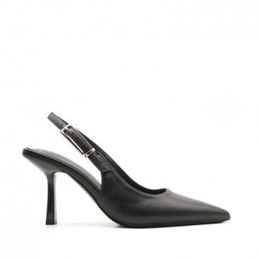 zapatos negros tacon fino​