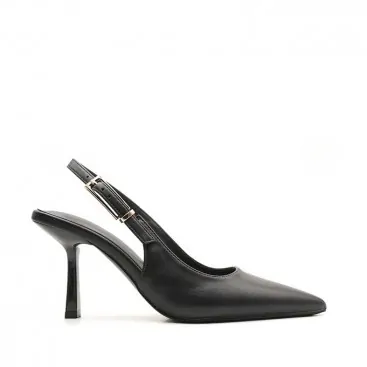 zapatos negros tacon fino​