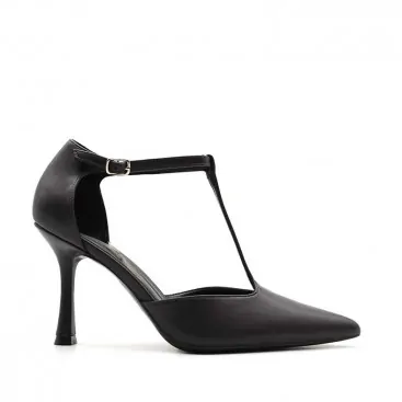 zapatos negros tacon​