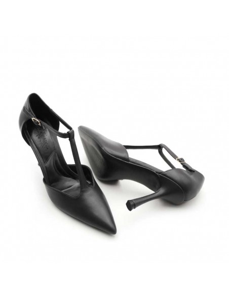 zapatos salones negros​