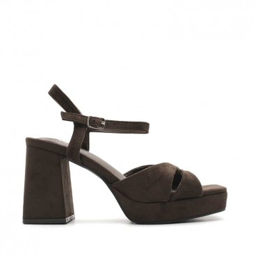 sandalias tacon marrones​