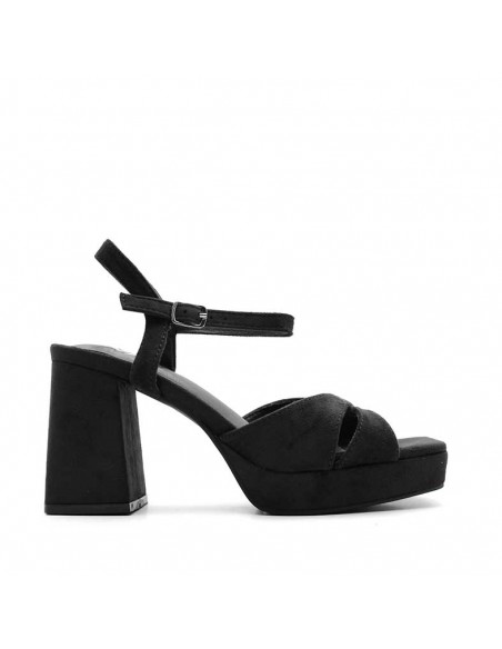 sandalias negras tacón ancho y plataforma​