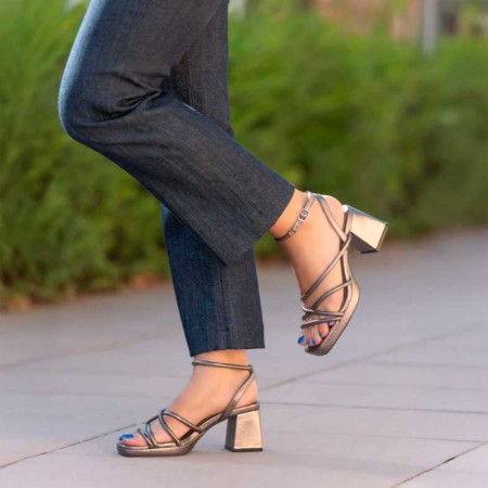 sandalias tiras tacón ancho