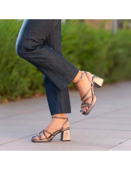 sandalias tiras tacón ancho