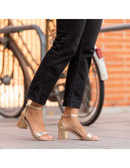 sandalias doradas fiesta comodas​