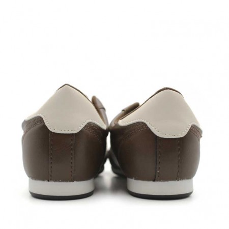 zapatillas mujer color marron​