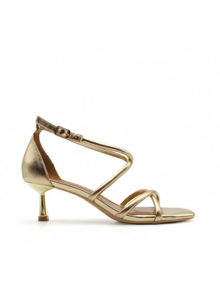 sandalias tacon doradas​