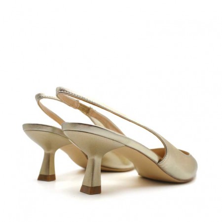 stilettos dorados destalonados​