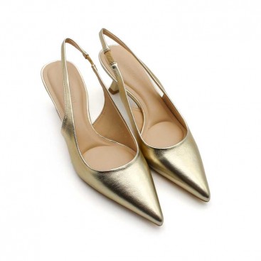 stilettos dorados bajos​