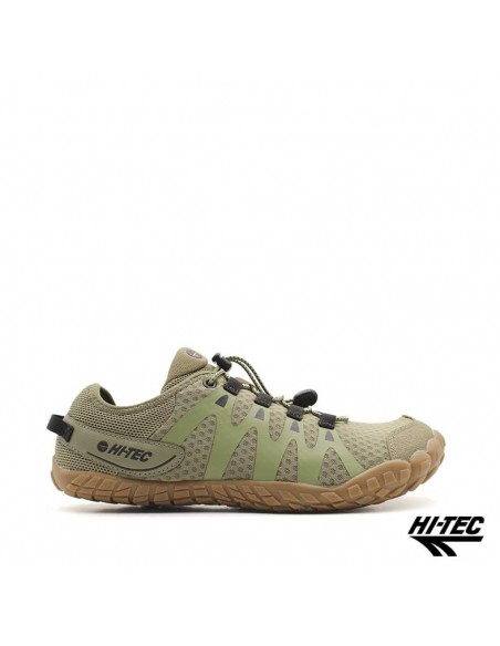 hombre barefoot