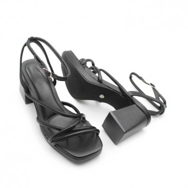 sandalias tacon tiras negras​