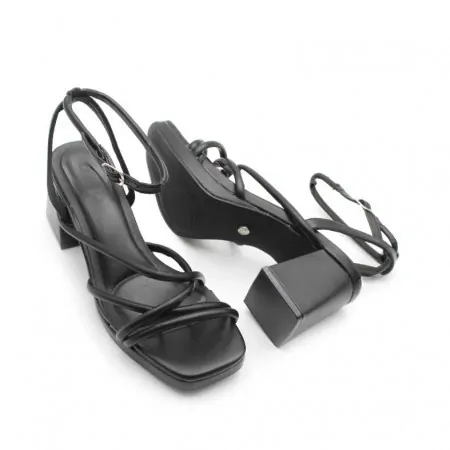 sandalias tacon tiras negras​