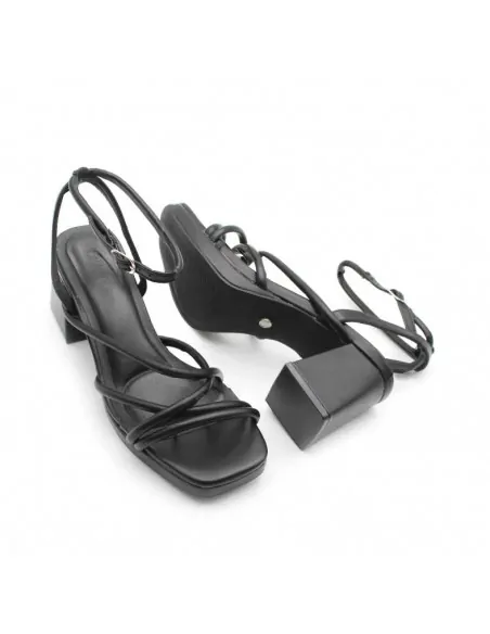 sandalias tacon tiras negras​