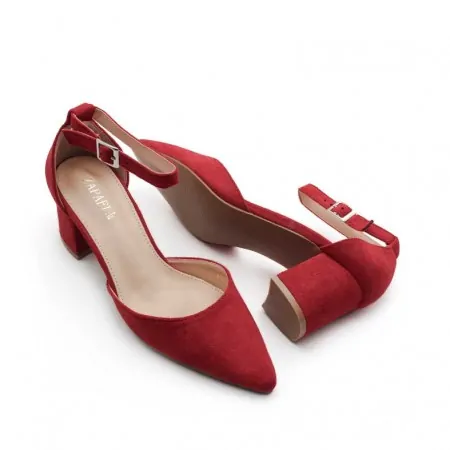 Zapatos rojos de antelina