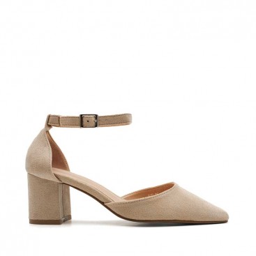 Zapatos beige cómodos