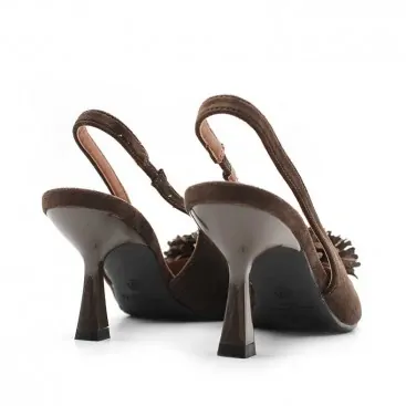 zapatos marrones mujer tacón medio​