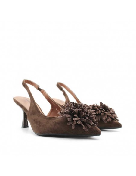 zapatos de tacon marrones​