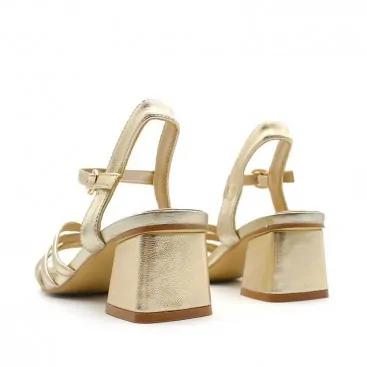 sandalias doradas comodas