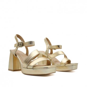 sandalia fiesta dorada plataforma