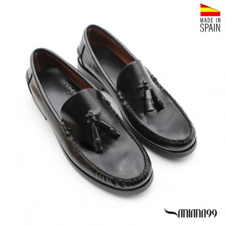 castellanos negros con borlas