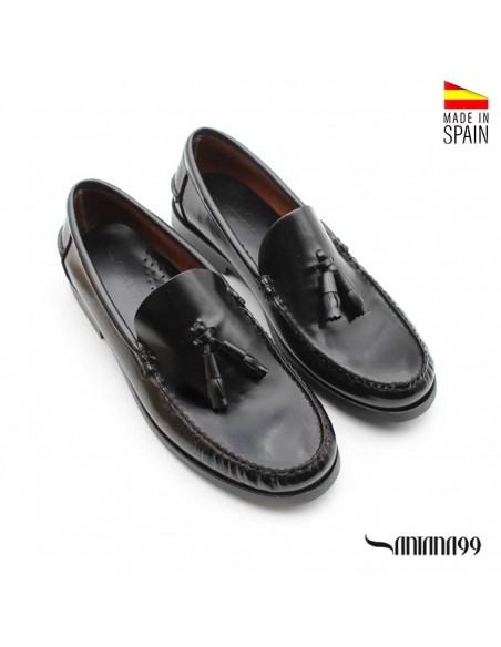 castellanos negros con borlas