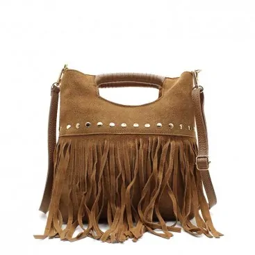 bolso tachuelas y flecos