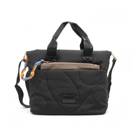 Bolso negro acolchado