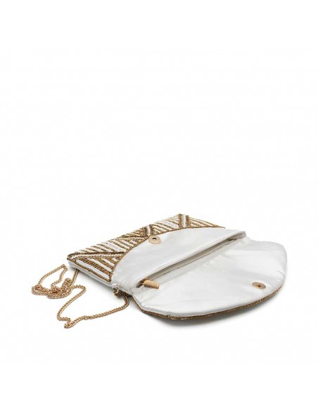 Cartera dorada elegante mujer