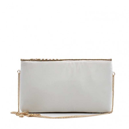 Cartera dorada con cuentas