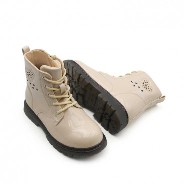 Botas charol niña beige