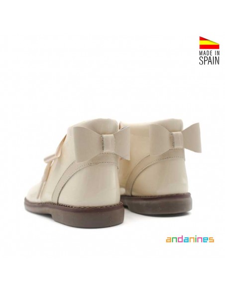 Botines charol beige niña
