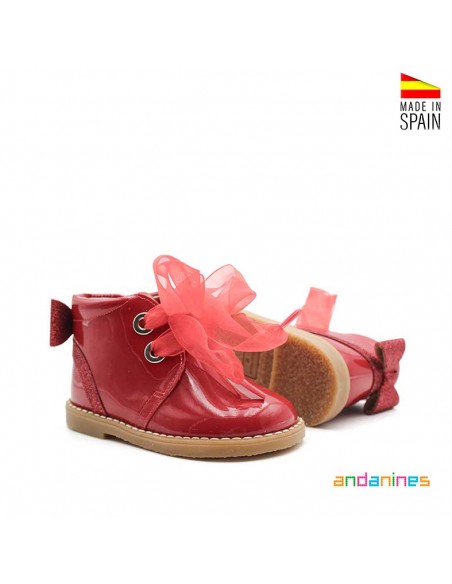 Botines charol con lazo niña