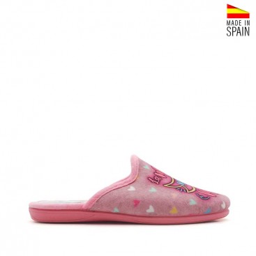 zapatillas de estar por casa con mensaje​