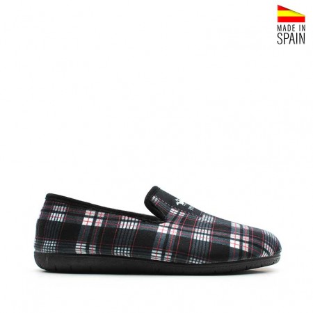 zapatillas de casa cerradas hombre​