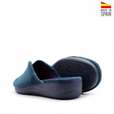 Zapatilla azul marino de invierno para mujer con corazones