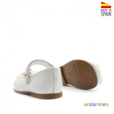 Merceditas elegantes niña