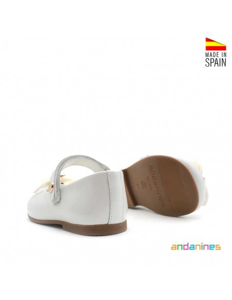 Merceditas elegantes niña