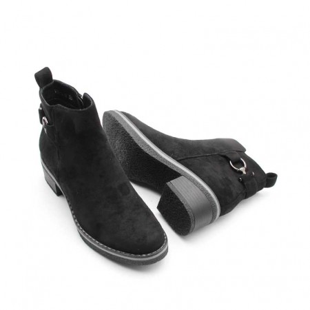 botin negro tacon ancho​
