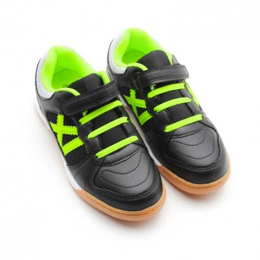 zapatillas negras futbol niño cordones