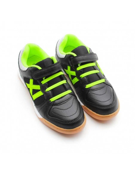 zapatillas negras futbol niño cordones
