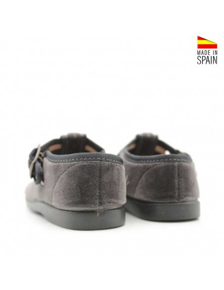 Pepito gris vista trasera