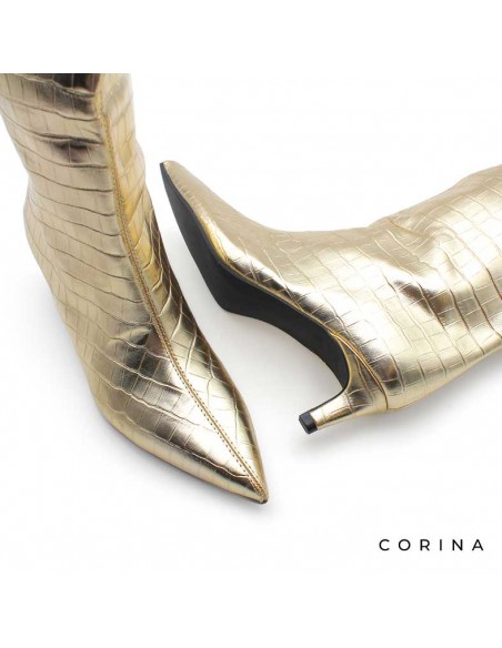 bota dorada tacón fino