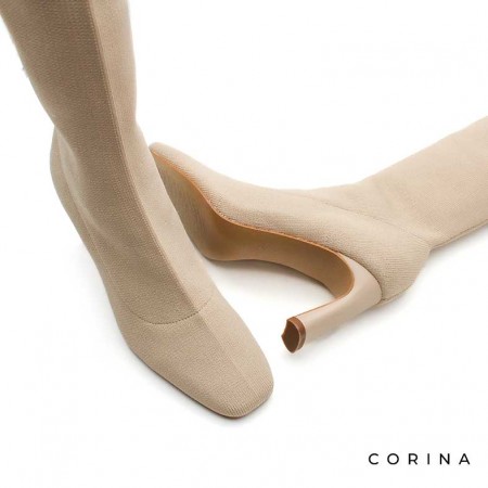 Bota alta calcetín beige tacón alto vista frontal