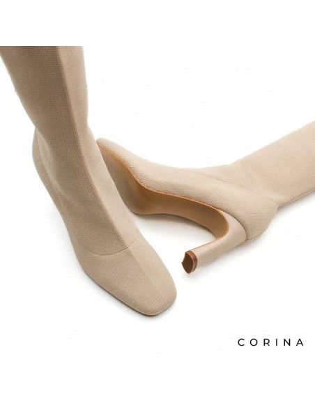 Bota alta calcetín beige tacón alto vista frontal