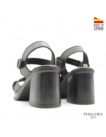 sandalia negra tacón ancho plataforma