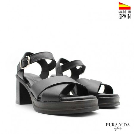 sandalia negra plataforma cómoda