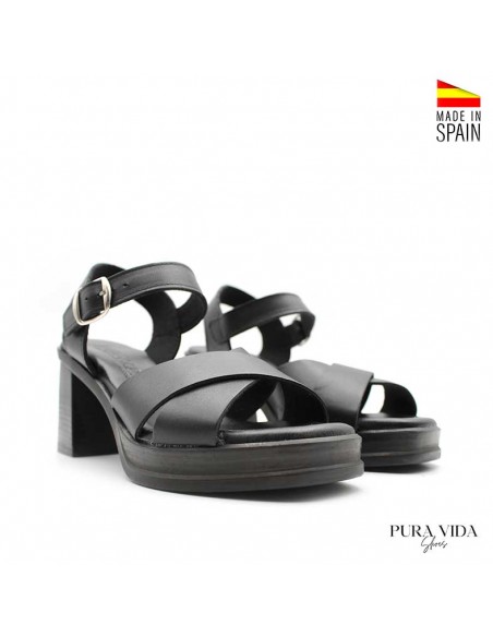 sandalia negra plataforma cómoda