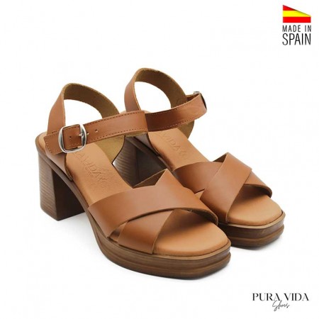 sandalias tacón alto y plataforma camel