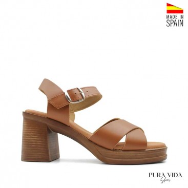 sandalias tacón alto y plataforma